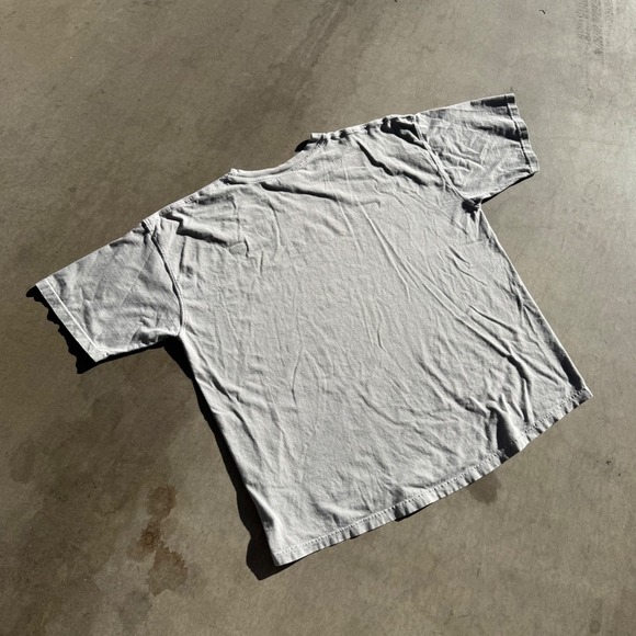 NFL Team Apparel Las Vegas Raiders T-Shirt Washed Grey Distressed Logo Mens XL - Picture 3 of 6